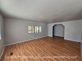 12017 Daut Rd in Redding, CA - Building Photo - Building Photo