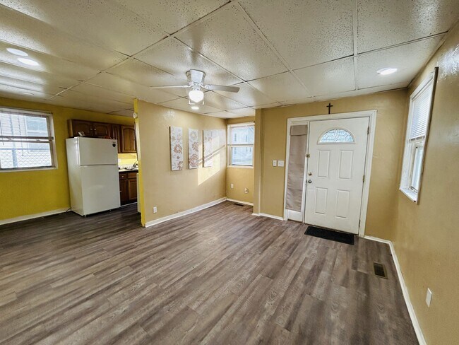 242 W 28th St in Norfolk, VA - Building Photo - Building Photo