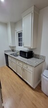 1814 Grismer Ave, Unit Apt D in Burbank, CA - Foto de edificio - Building Photo