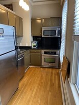 98 Baldwin St, Unit 1 Apartamentos