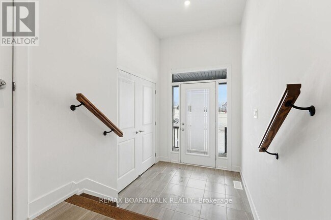 1016 Montelena Rd in Ottawa, ON - Building Photo - Building Photo