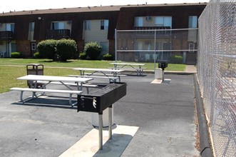 Lake Point Apartments in Sandusky, OH - Building Photo - Building Photo