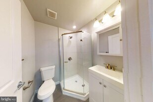 1517 W Seybert St in Philadelphia, PA - Building Photo