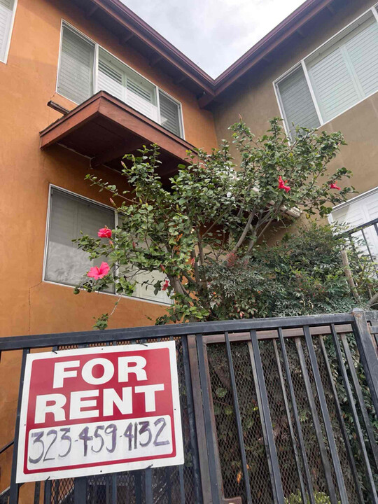 1630 Griffith Park Blvd-Unit -4 in Los Angeles, CA - Building Photo