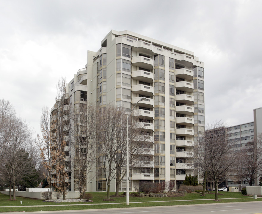 Harbourlights in Burlington, ON - Building Photo