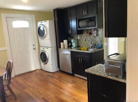 75 Birdsey Ave in Middletown, CT - Building Photo