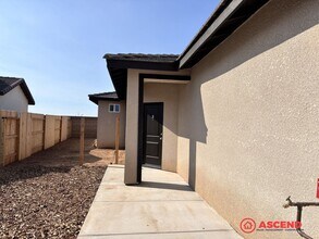 6012 Curvy Hills Dr in Bakersfield, CA - Building Photo - Building Photo