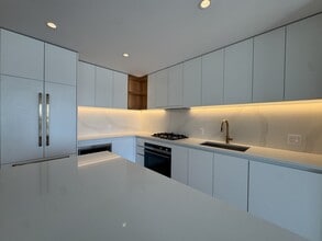 720 Farrow St in Coquitlam, BC - Building Photo - Building Photo