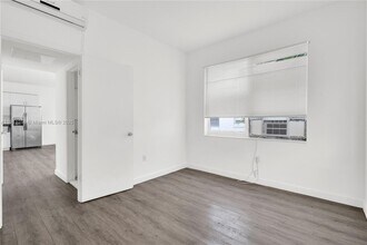 402 NW 12th Ave in Miami, FL - Building Photo - Building Photo