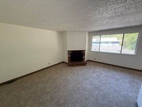 3346 Willow Ct SE in Salem, OR - Building Photo - Building Photo