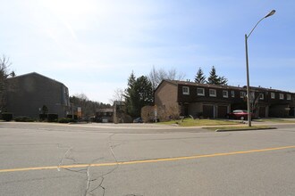 1-54 Rock Mossway in Toronto, ON - Building Photo - Building Photo