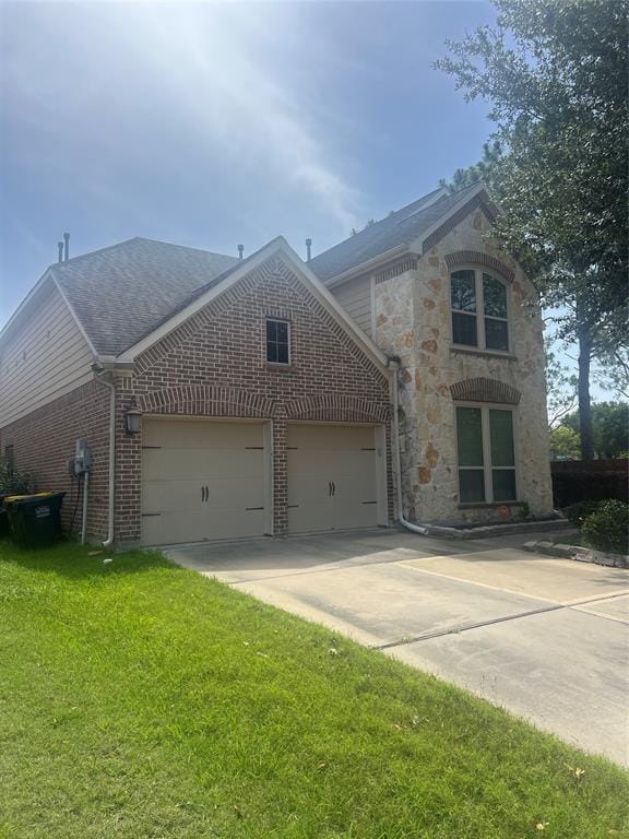 property at 2911 Meadows Pond Ln