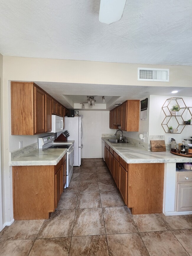 property at 1224 N 84th Pl