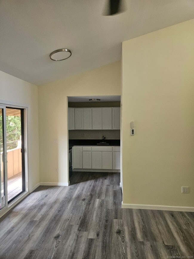 125 Burgundy Hill Ln in Middletown, CT - Building Photo - Building Photo