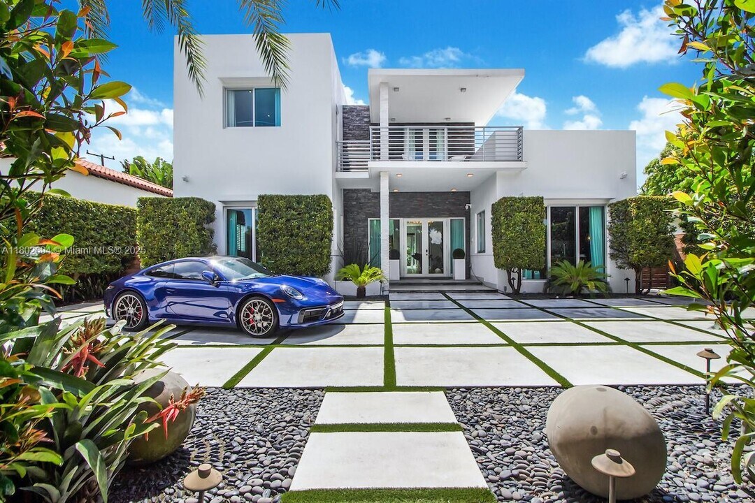 2382 Alton Rd in Miami Beach, FL - Building Photo