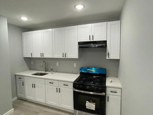 252 Lehigh Ave in Newark, NJ - Building Photo - Building Photo