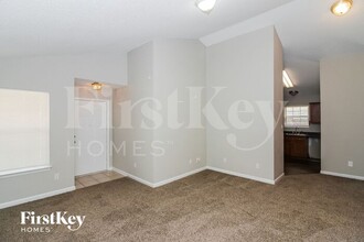 7825 Fallstone Rd in Memphis, TN - Building Photo - Building Photo