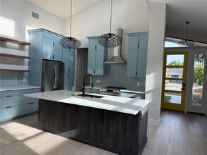 2443 Wood St in Sarasota, FL - Building Photo - Building Photo