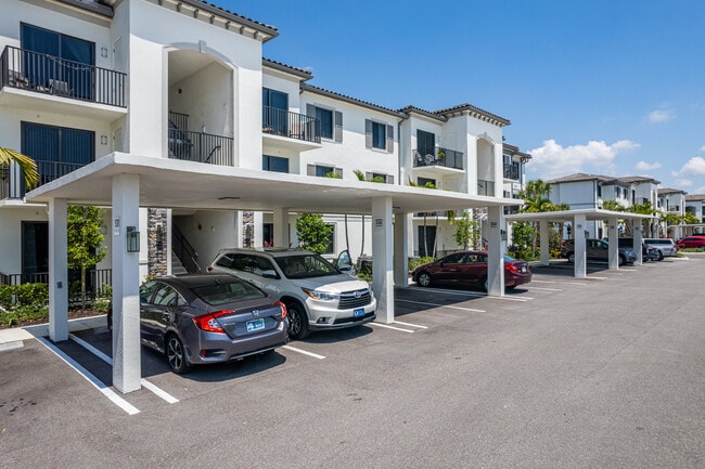 Portofino Vineyards in Ft. Myers, FL - Building Photo - Building Photo