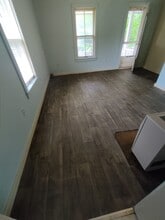 708 Linden Pl, Unit Upstairs in Elmira, NY - Building Photo - Building Photo