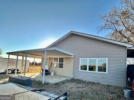 1013 Walke Dairy Rd in Dublin, GA - Building Photo