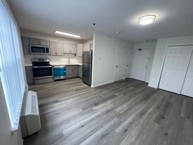 Riverside Apartments in Rahway, NJ - Building Photo