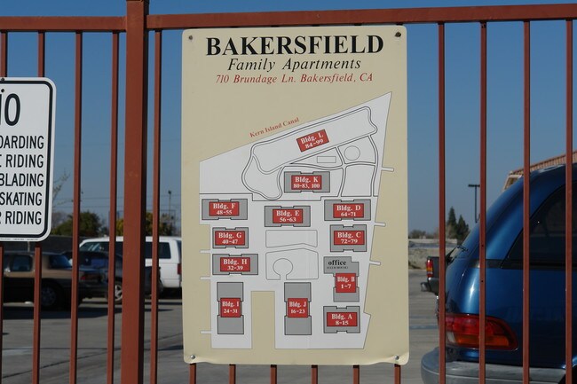 Bakersfield Family Apartments in Bakersfield, CA - Foto de edificio - Building Photo