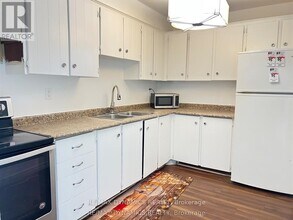 4064 Lawrence Ave E in Toronto, ON - Building Photo - Building Photo