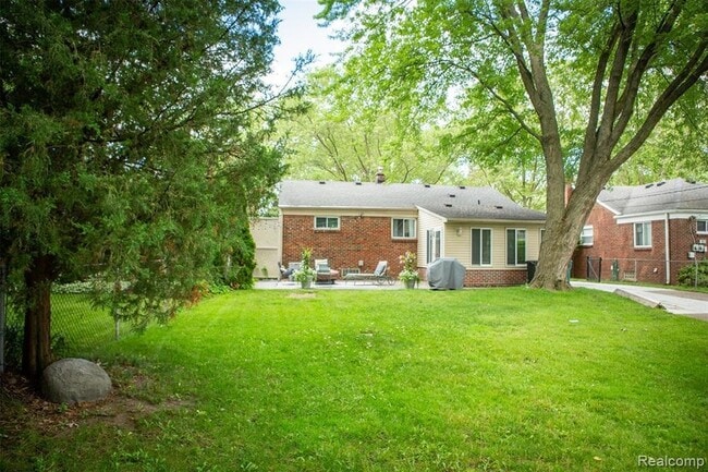 1577 E Melton Rd, Unit 8 in Birmingham, MI - Building Photo - Building Photo