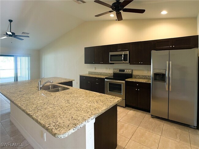 3507 SW Santa Barbara Pl in Cape Coral, FL - Building Photo - Building Photo