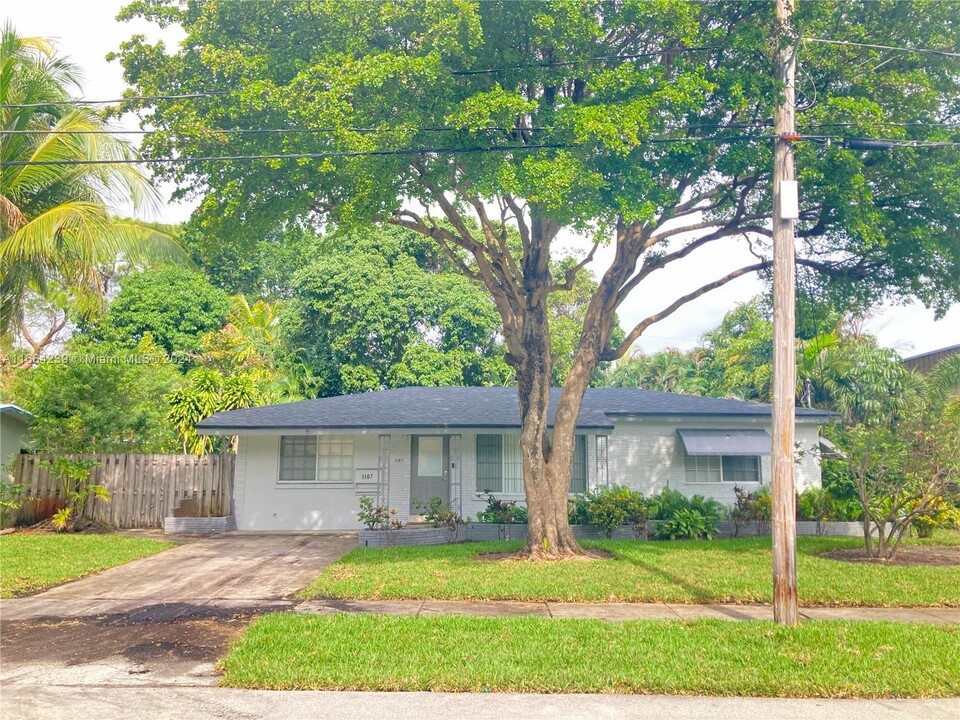 1107 NE 16th Ct in Fort Lauderdale, FL - Building Photo