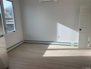 25810 Hillside Ave. in Floral Park, NY - Building Photo - Building Photo