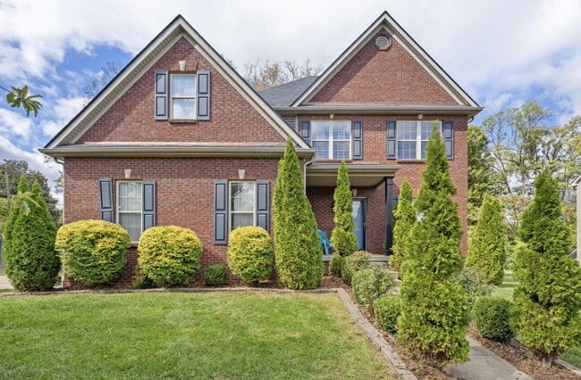 property at 2505 Eastway Dr