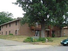 851 Driftwood Dr in St. Cloud, MN - Building Photo - Building Photo