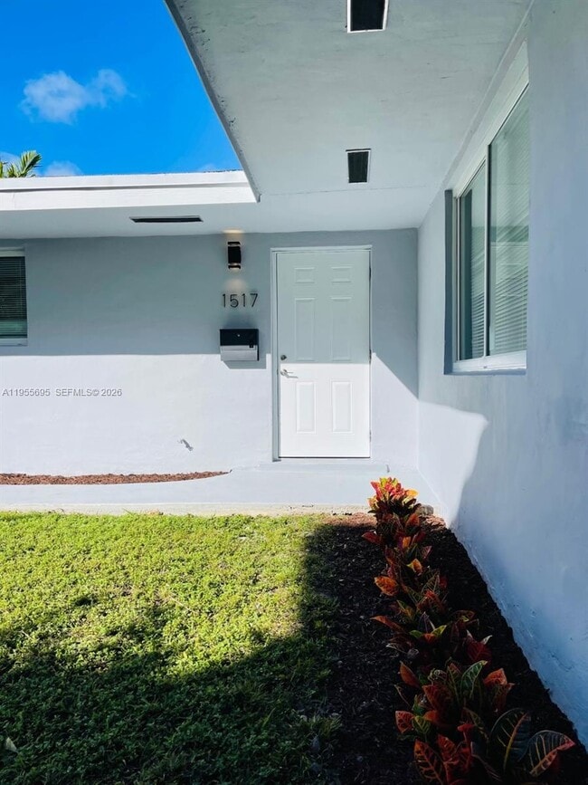 1515 NE 110th St in Miami, FL - Foto de edificio - Building Photo