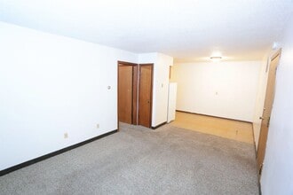 Colonial Arms in Crookston, MN - Building Photo - Interior Photo
