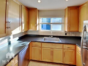 2522 Buena Vista Ave in Belmont, CA - Building Photo - Building Photo