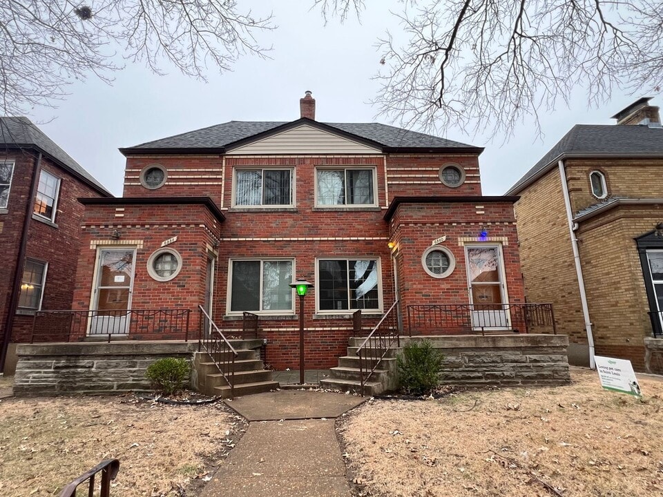 6358 Sutherland Ave in St. Louis, MO - Building Photo