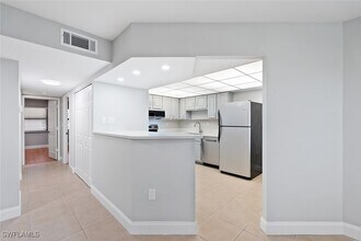 1508 Mainsail Dr in Naples, FL - Foto de edificio - Building Photo