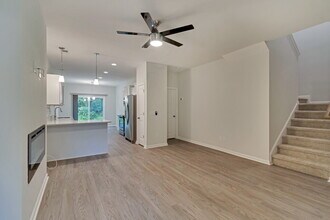 146 Bellasera Wy in Richmond Hill, GA - Building Photo - Building Photo