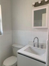 576 NE 62nd St in Miami, FL - Foto de edificio - Building Photo