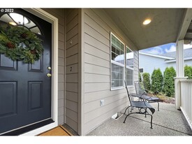 937 Mt View Ln in Molalla, OR - Foto de edificio - Building Photo