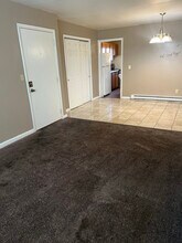 8413 Cottonwood Dr in Cincinnati, OH - Foto de edificio - Building Photo