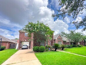 16714 Colony Terrace Dr in Sugar Land, TX - Building Photo - Building Photo