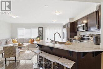 162 W Oak Trl in Kitchener, ON - Building Photo - Building Photo