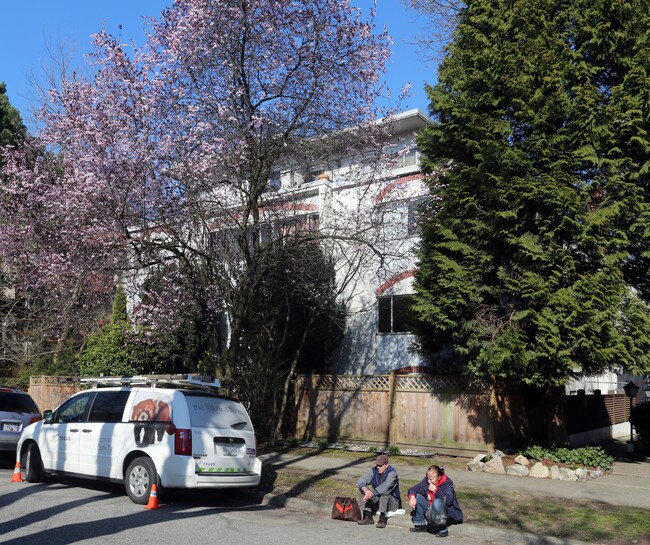 Marigold Place in Vancouver, BC - Building Photo - Building Photo