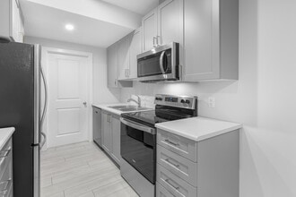 1439 Cherniak Way SW in Edmonton, AB - Building Photo - Building Photo