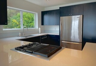 1402 Alki Ave SW in Seattle, WA - Building Photo - Building Photo