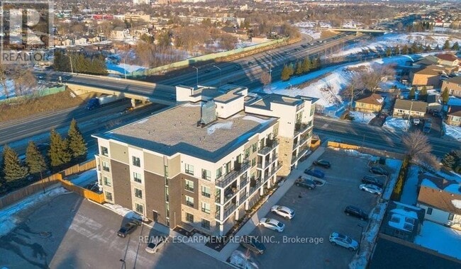 property at 120-120 Springvalley Crescent