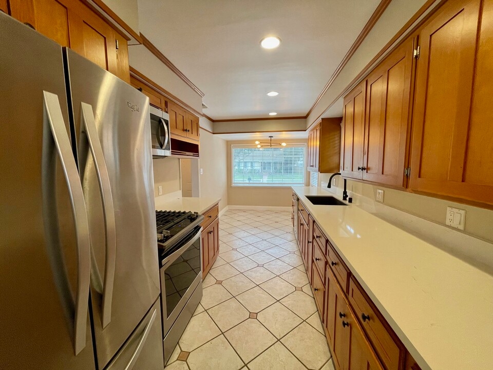 3651 W 147th St in Hawthorne, CA - Building Photo